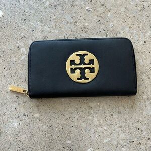 Like New Tory Burch Long Continental Zip Around Wallet